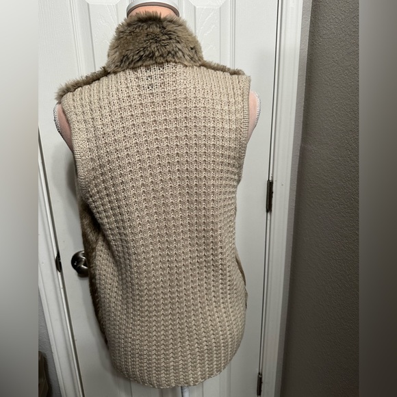 Madison (89th & Madison) Champaign Faux Fur Vest - Picture 5 of 7
